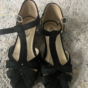 Girls deess shoes